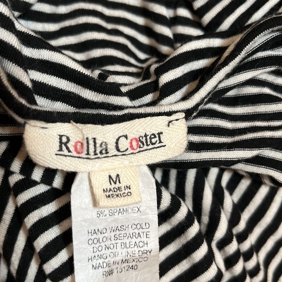 Set Of 2 Striped Dresses Size Medium - Picture 4 of 16